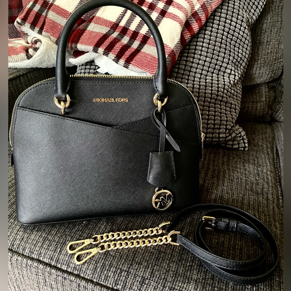 Michael Kors Black Jet Set Travel Medium Dome Crossbody Handbag Used Only Once!